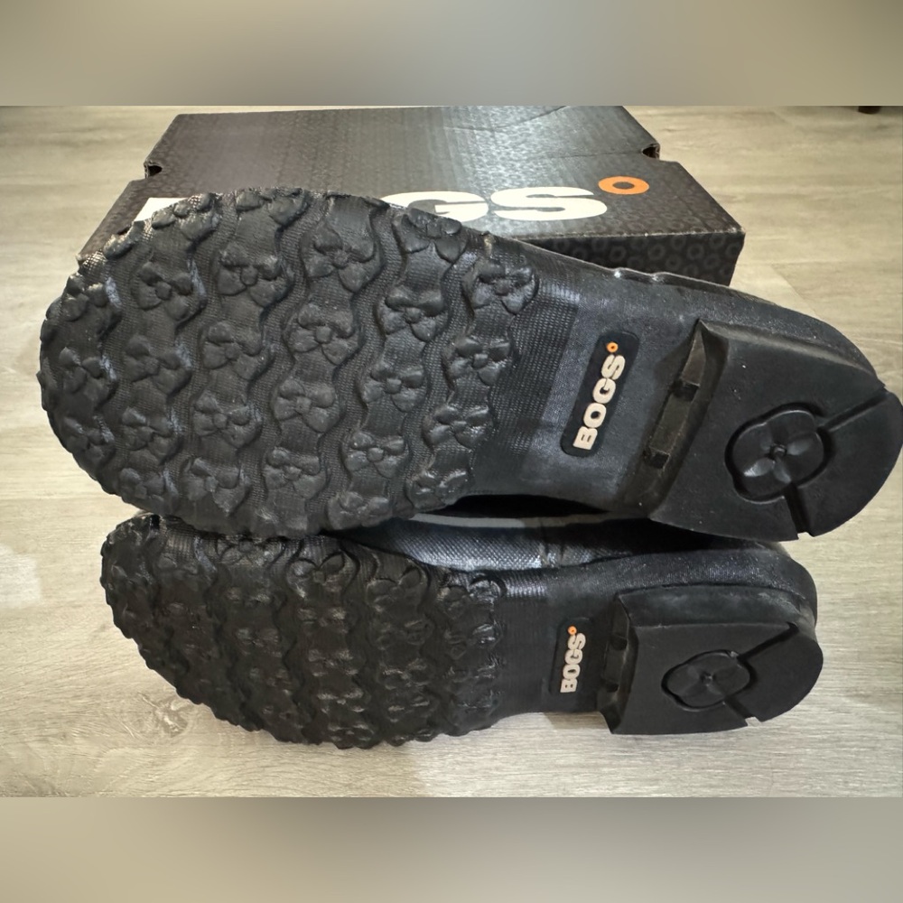 NWT! BOGS Harper Women’s Black Rubber Rain (all weather) Boots - 6 - Picture 3 of 10